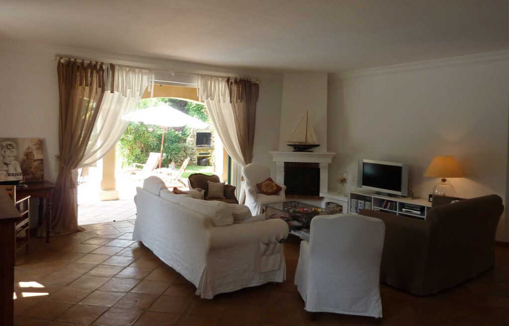Living room at Villa Moulin, Saint-Tropez